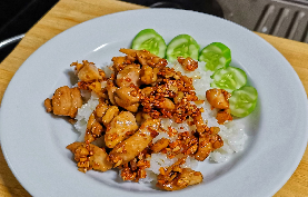 ไก่ทอดกระเทียม (ราดข้าว)